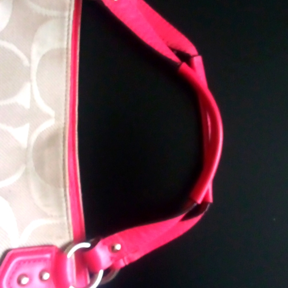 Coach - Picture 6 of 6